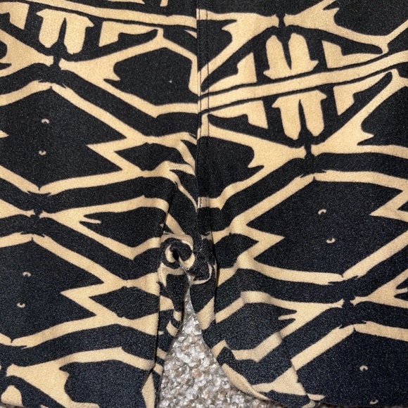 🎉SALE 12/13-15 LuLaRoe‎ Tall & Curvy Leggings (20 - Picture 5 of 5